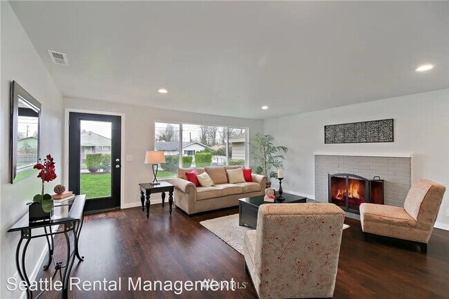Building Photo - 3 br, 2 bath House - 4601 S Director St