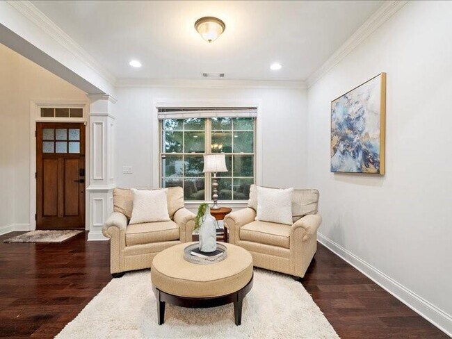 Foto del edificio - 210 Ashland Ct