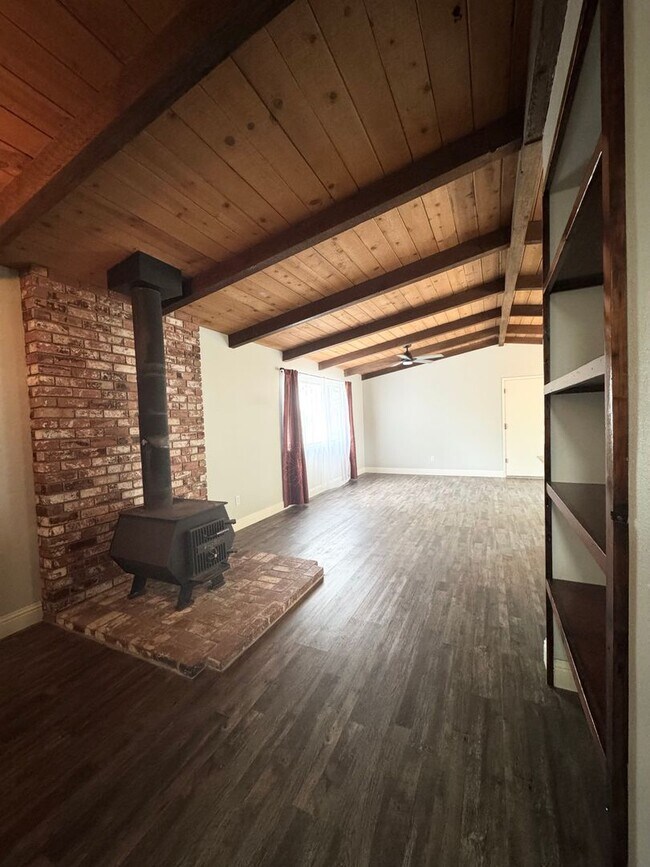 Foto del edificio - Private Renovated Home in Westside Redding