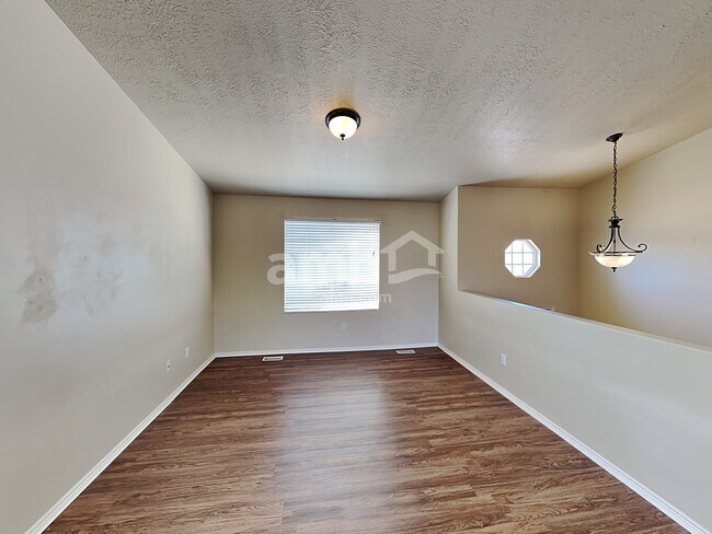 Building Photo - 2397 S 3000 W