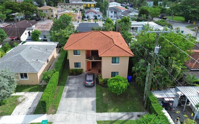 Foto del edificio - 1053 SW 29th Ct