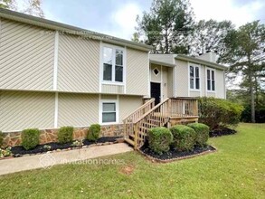 Building Photo - 9082 Green Pines Ct