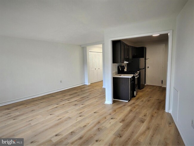 Foto del edificio - 10201 Grosvenor Pl