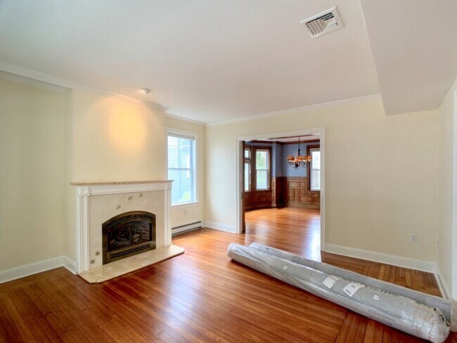 Building Photo - 7 Brooks Ave