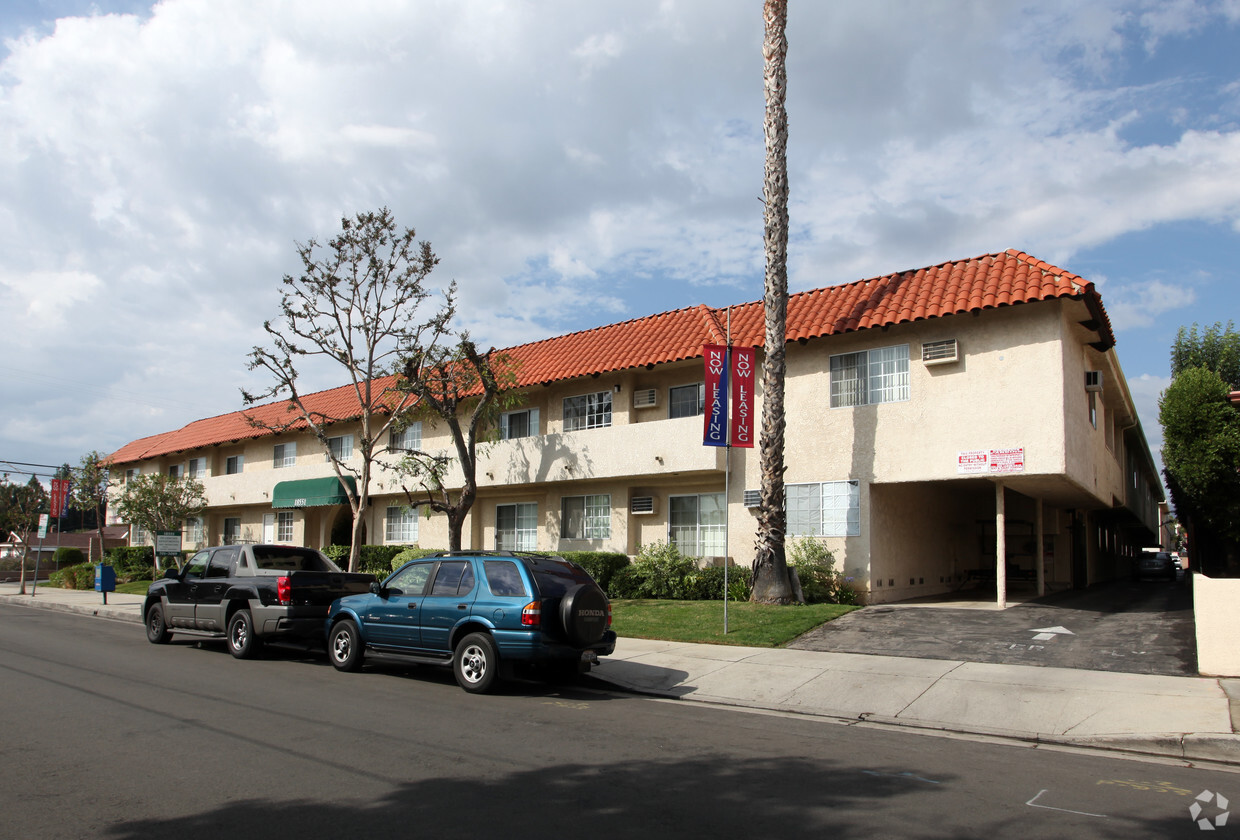 Building Photo - Dearborn Apartments