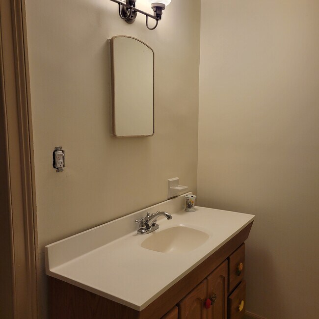 Foto del edificio - 673 Croton Heights Rd