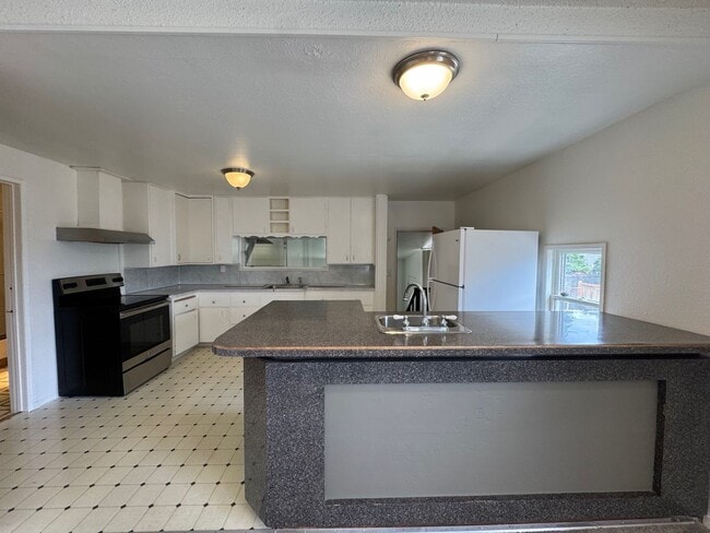 Foto del edificio - Cozy 4 bed 2 bath home in South Seattle