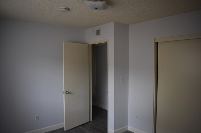 Foto del edificio - 17011 Pinehurst Ln