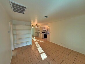 Building Photo - 9033 W Elm St