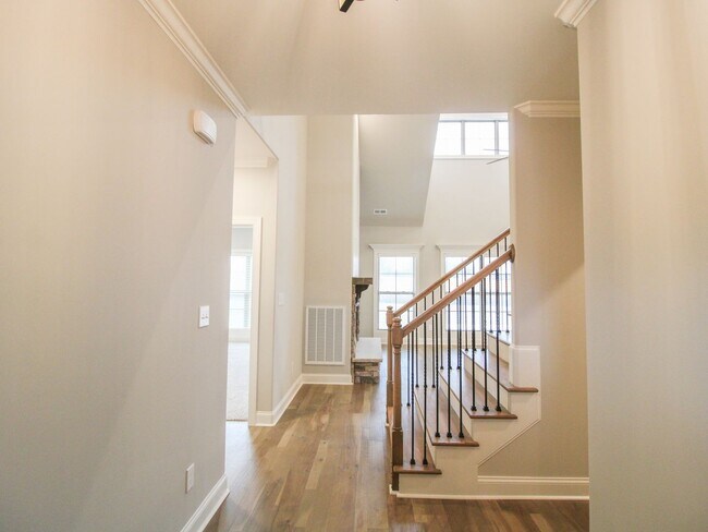 Foto del edificio - Beautiful two story home at Whispering Pines!