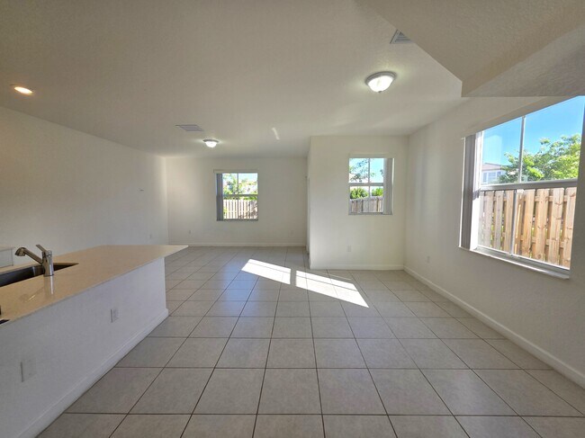 Foto del edificio - 2420 NW 131st Cir