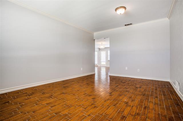 Building Photo - 702 Melrose Dr