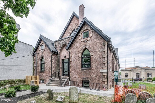Building Photo - 141 Krams Ave