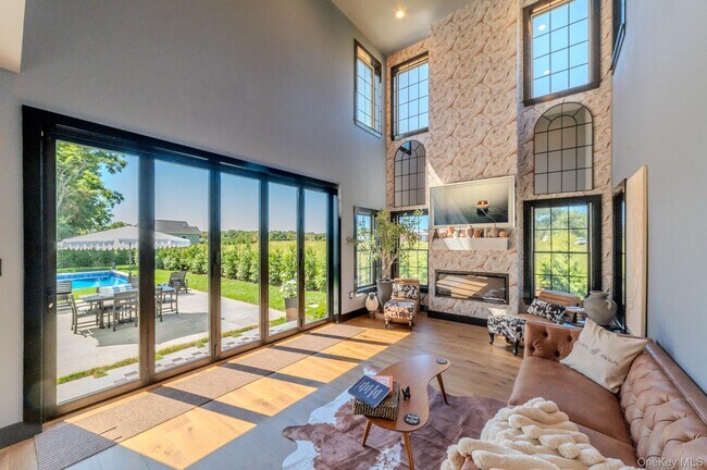 Foto del edificio - 70 Arshamomaque Ave