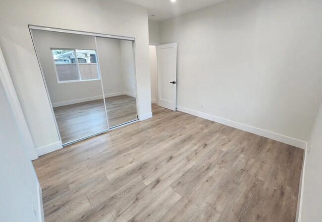 Foto del edificio - 7126 Matilija Ave