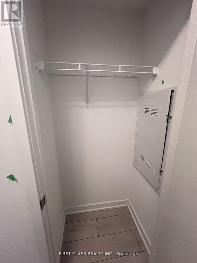 Photo du bâtiment - 2031 Kennedy Rd