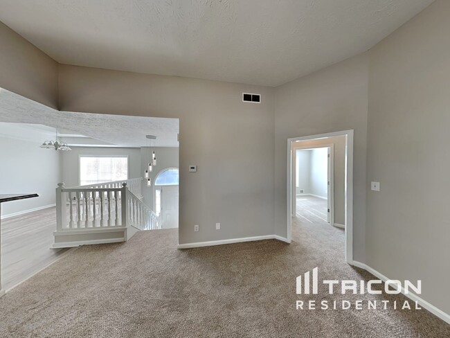 Foto del edificio - 121 Grand Oaks Way