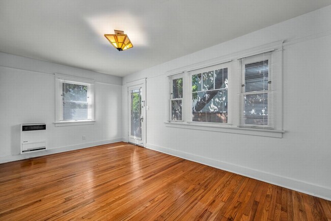 Building Photo - 660 Ocean Park Blvd