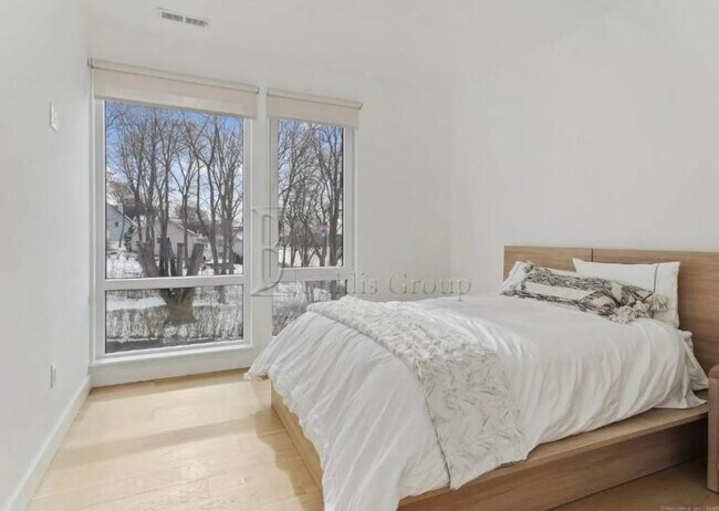 Building Photo - 3 bedroom in NEW HAVEN CT 06513