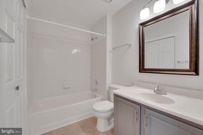 Building Photo - 8613 Tamarron Dr