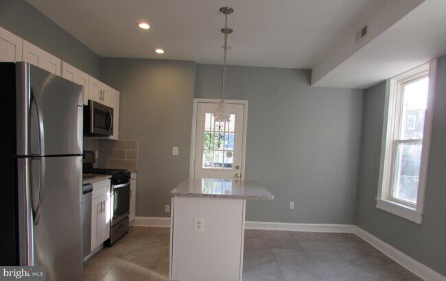 Foto del edificio - 2735 Chesterfield Ave