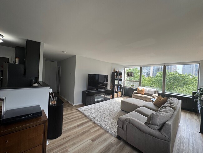 Foto del edificio - 1460 N Sandburg Ter