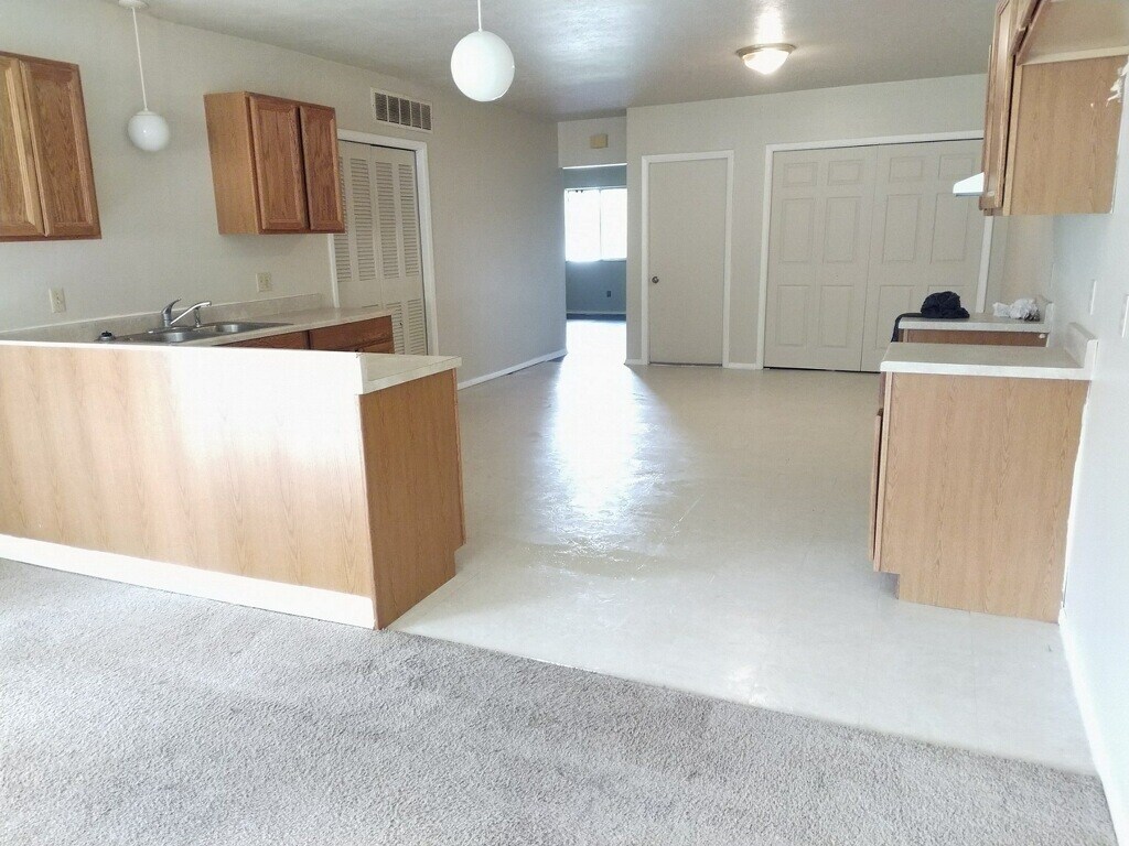 Foto del edificio - 10120 Hazelton Rd