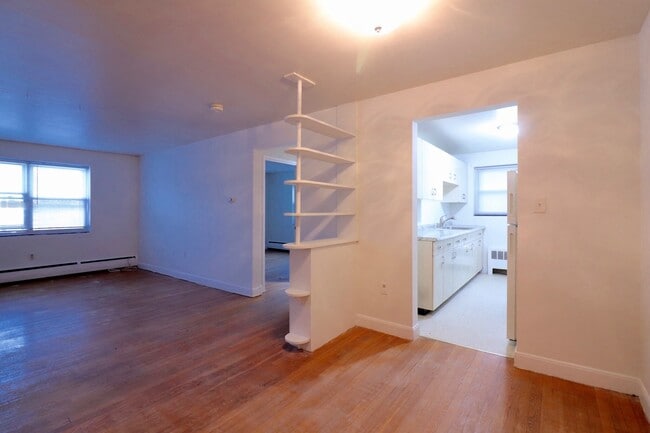 Building Photo - 47 Broadway