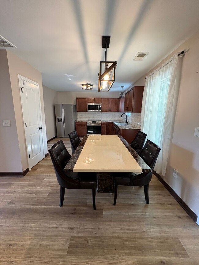 Foto del edificio - 4 Bedroom 2.5 Bath Home in Woodruff Near B...
