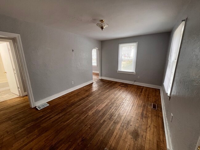 Photo - 606 Kingwood Dr House