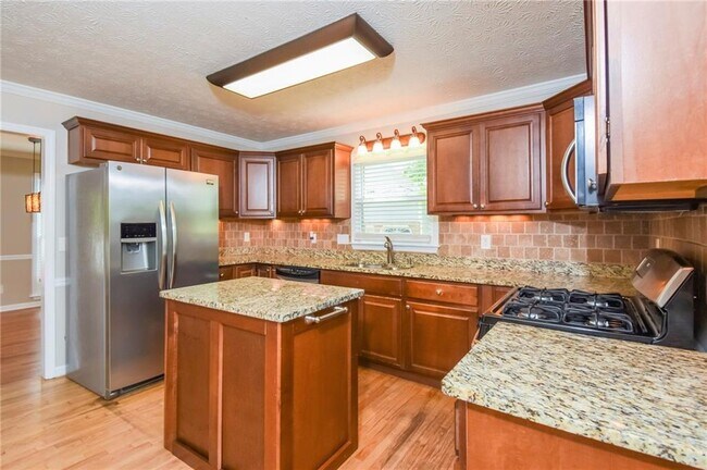 Building Photo - 4609 Pine Harbor Ct NE