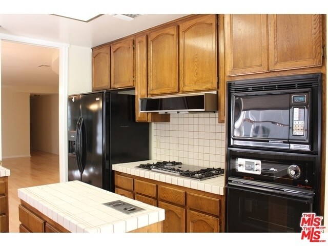 Foto del edificio - 10531 Ashton Ave
