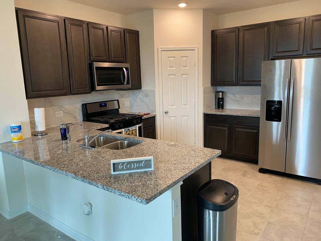 Kitchen - 23314 Stahl Creeks Ln