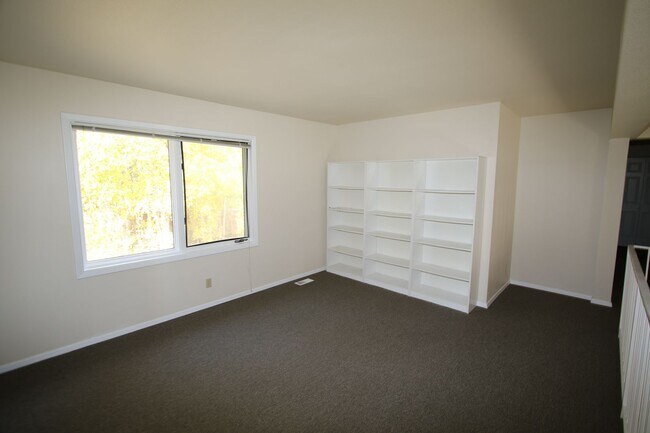 Foto del edificio - 3 Bedroom Chugiak Home on a 1/2 Acre!