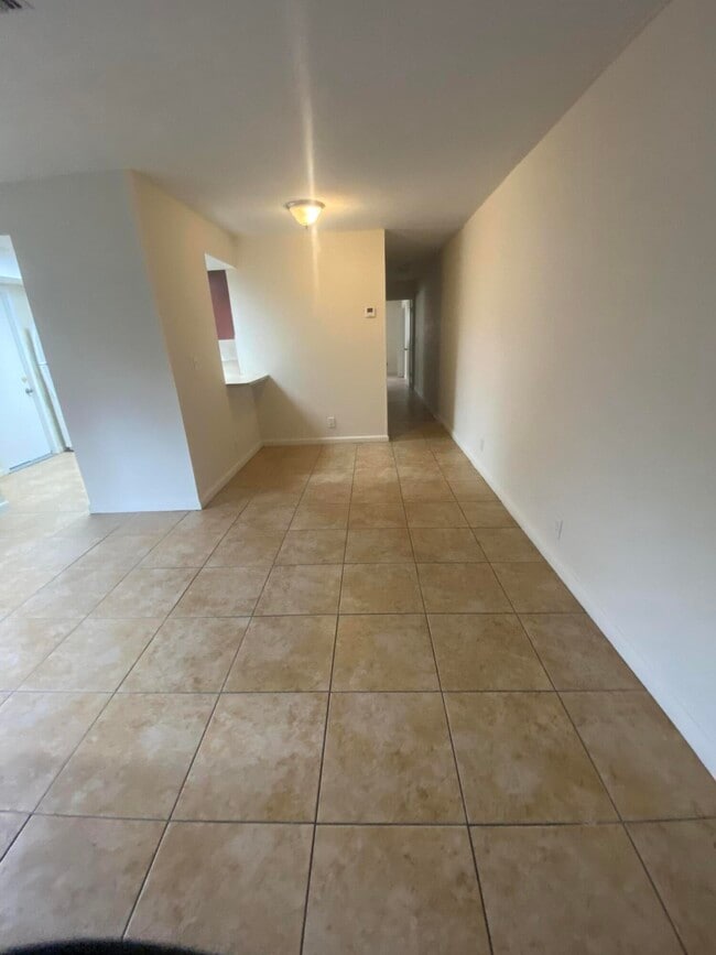 Foto del edificio - 7931 SW 10th St