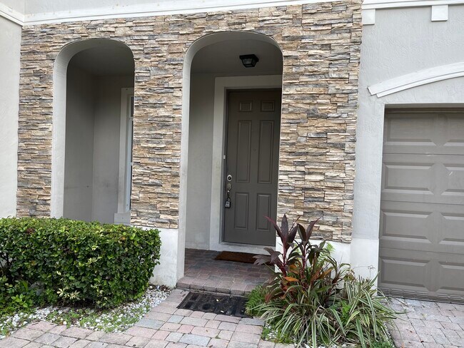 Building Photo - 14754 SW 25th St