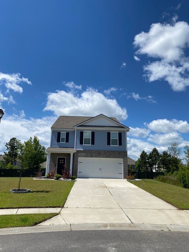Building Photo - 5 Bedrooms, 3 Bathrooms in Richmond Hill P...