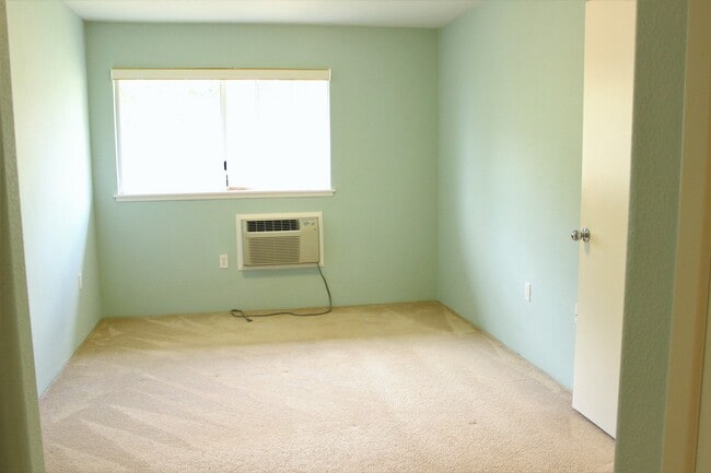 Building Photo - Havens of Ii Vistas - Two bedroom, Two bat...