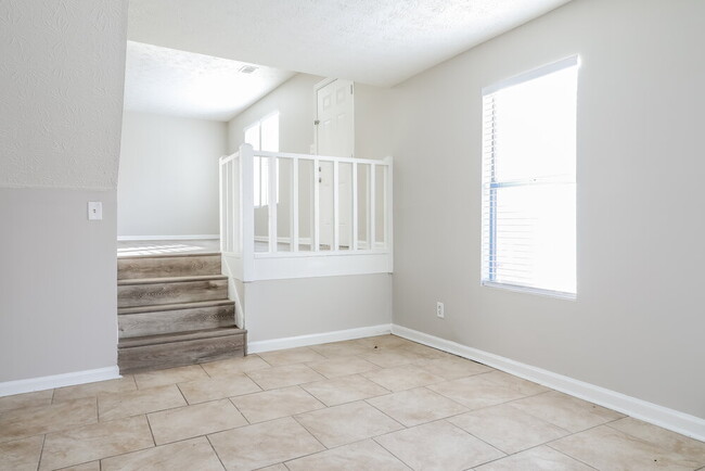 Building Photo - 4000 Chimney Ridge Way