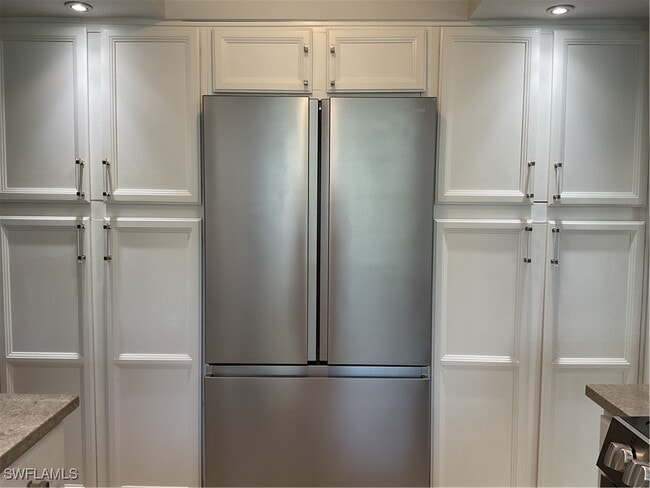 Building Photo - 4587 Flamingo Dr