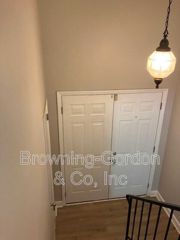 Building Photo - 995 Windrowe Drive