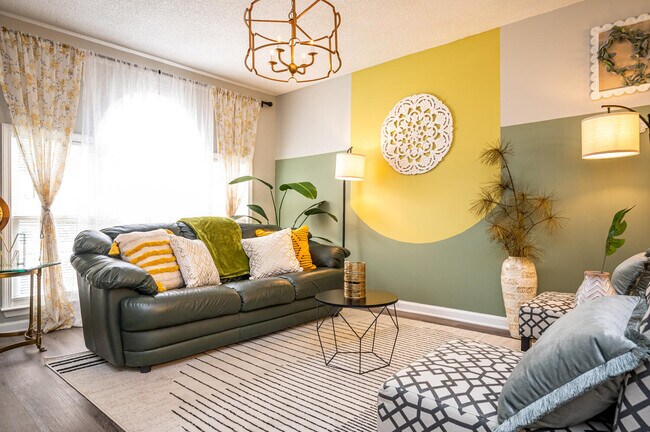 Foto del edificio - 1275 Sweet Pine Dr