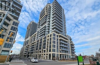 Building Photo - 9205 Yonge St