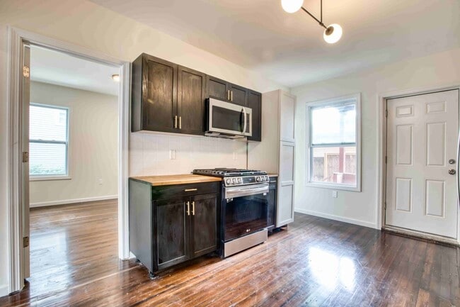 Photo - 2 bed 1 bath apartment for rent on Kibbe St