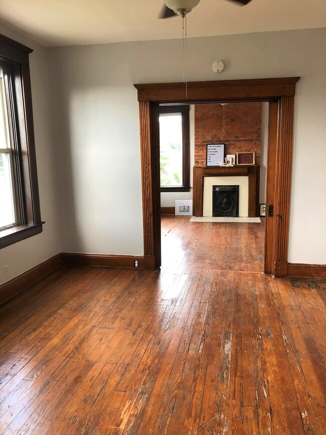 Beautiful woodwork - 4210 Langland St