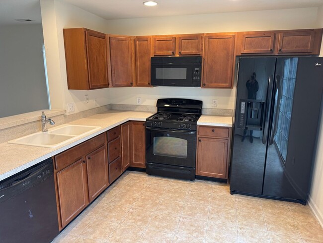 Foto del edificio - Upper Macungie 2 Bedroom 1.5 Bath end unit townhome for rent $1875/month