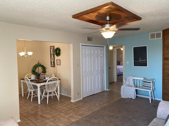 Building Photo - 1204 Aspen St