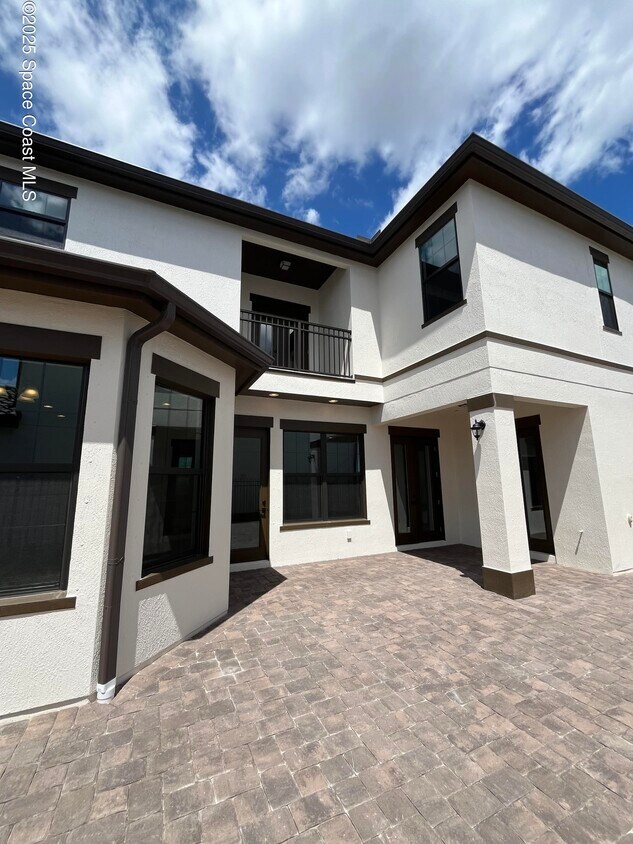 Foto principal - 7869 Allure Dr