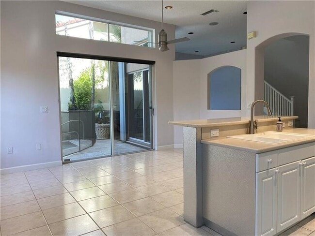 Building Photo - 1940 Sweetbay Way