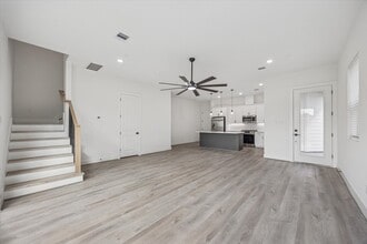 Building Photo - 6642 Lozier St